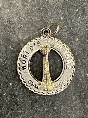 Vintage Sterling Silver World’s Fair 1982 Space Needle Charm Bracelet Pendant